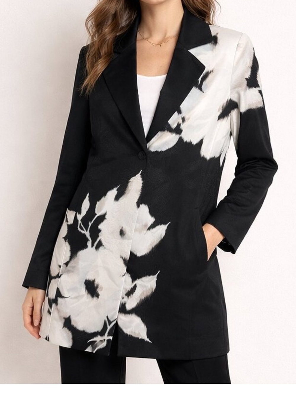 Chico’s Black and White Floral “Florence Mirage” Topper Jacket Size 1 Reg 8/10 M